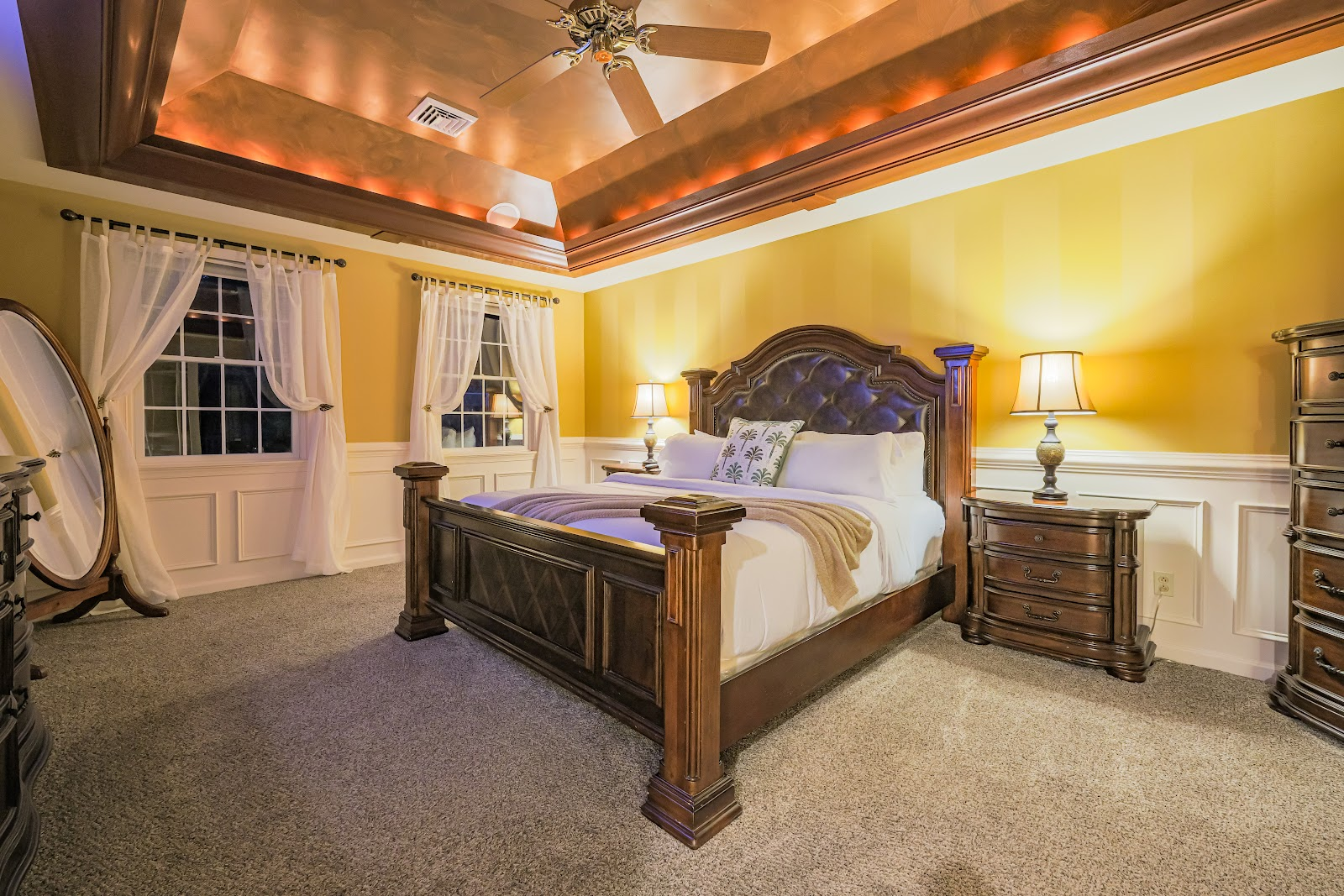 Accommodates Up to 18 Guests in 7 Bedrooms, Including 5 Spacious King Suites